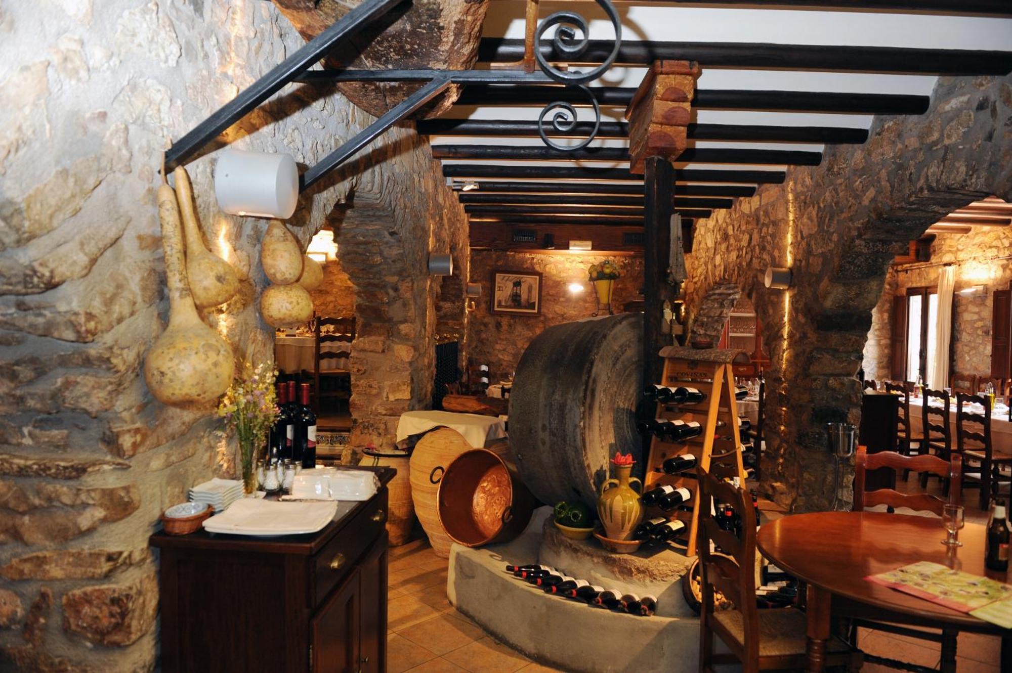 Hotel Restaurant Verdia Sueras エクステリア 写真