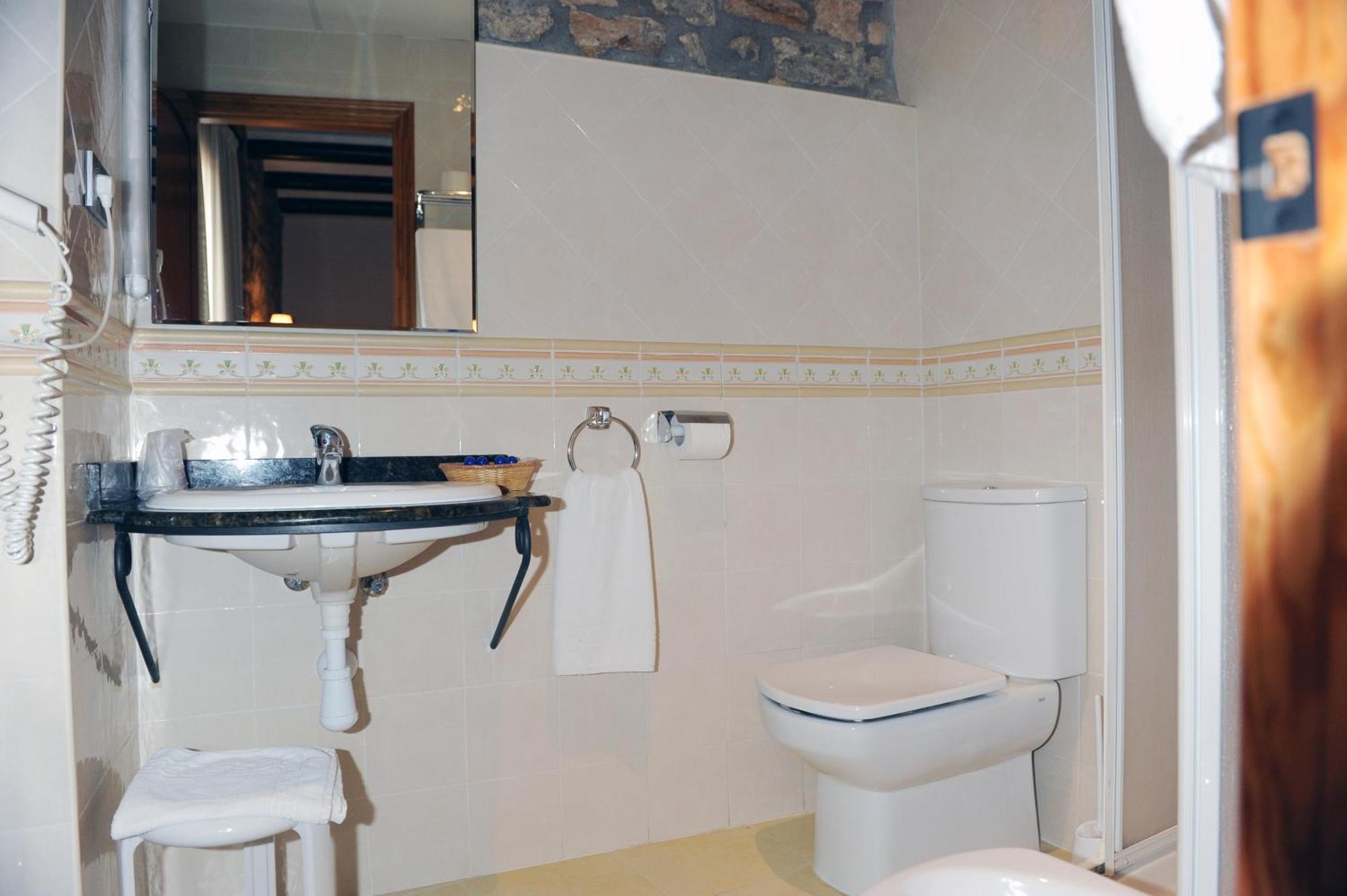 Hotel Restaurant Verdia Sueras エクステリア 写真