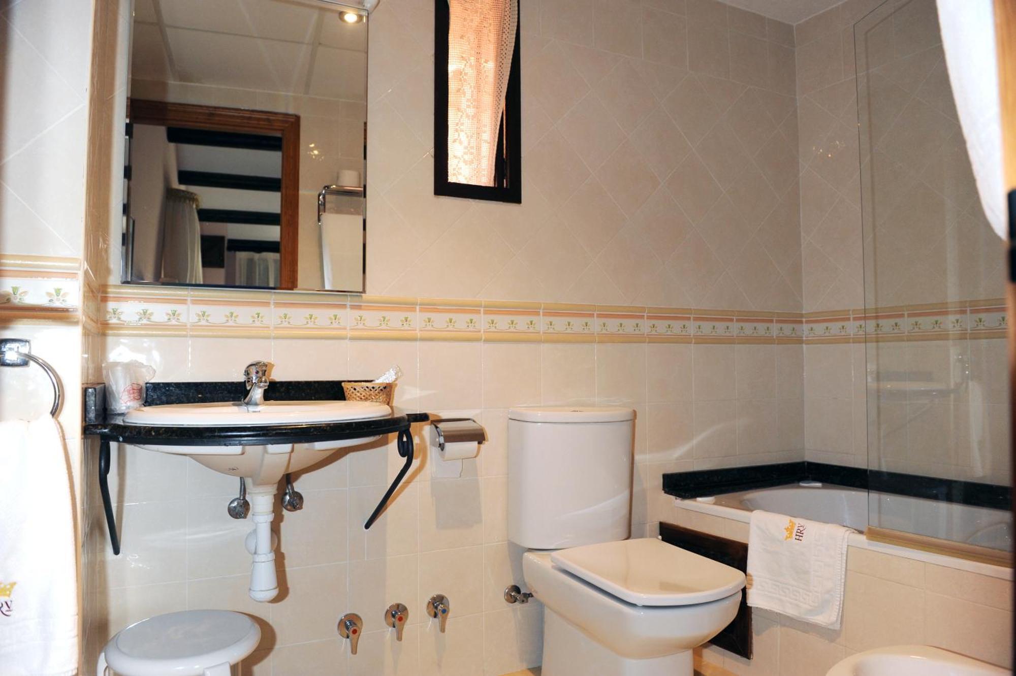 Hotel Restaurant Verdia Sueras 部屋 写真
